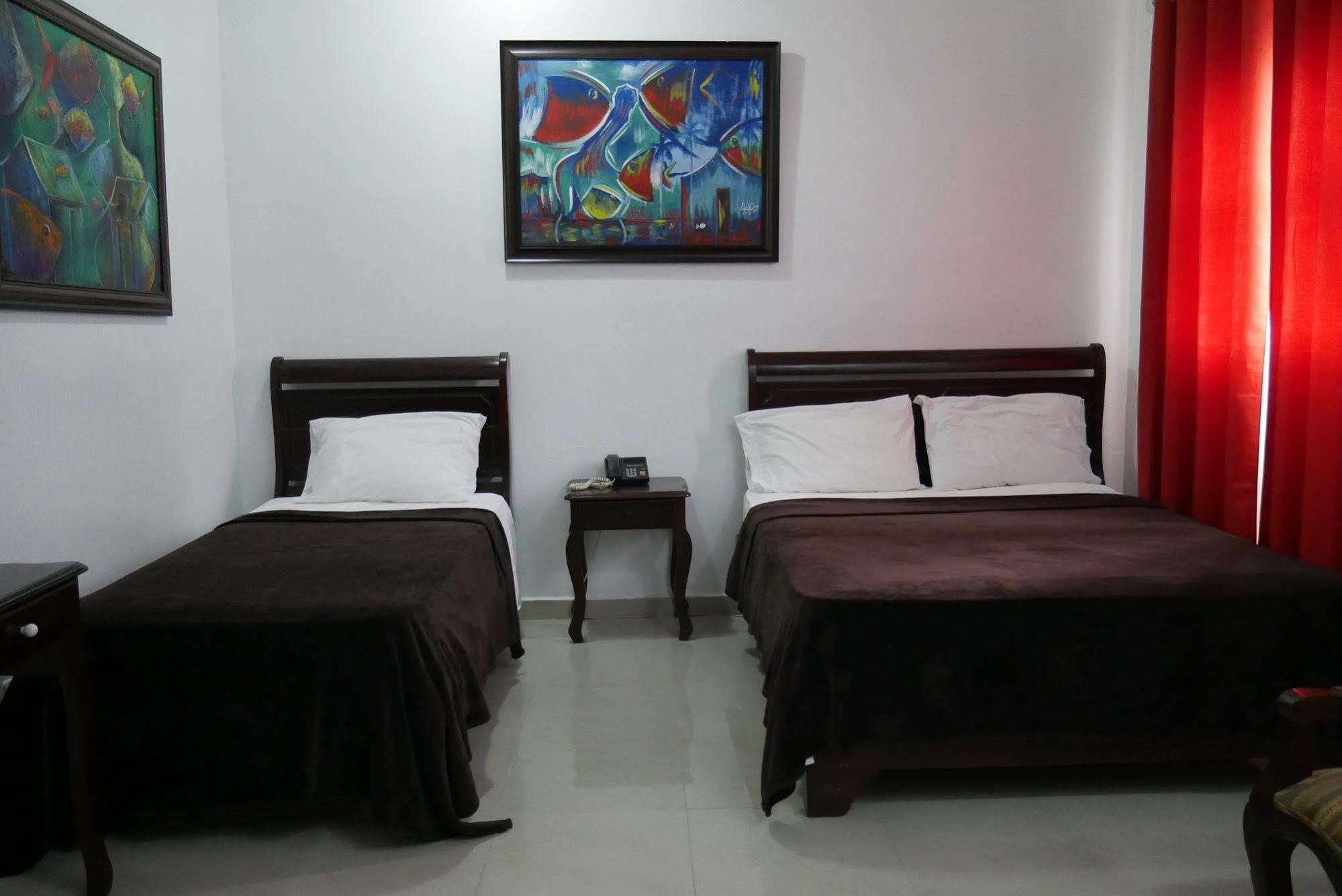 Hotel Luis V Санто-Доминго Экстерьер фото